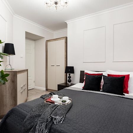 Luxe Living Boutique Pilsudskiego 11 Apartment Krakow Bagian luar foto